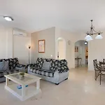 Luxury فيلة إسلانتييّا